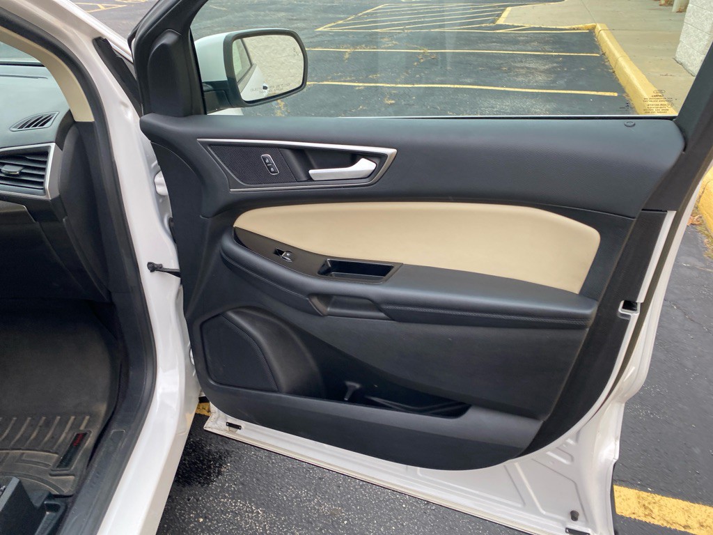 2016 Ford Edge Image 25