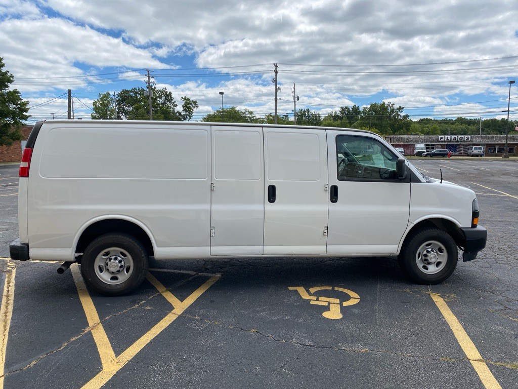 2018 Chevrolet Express Image 6
