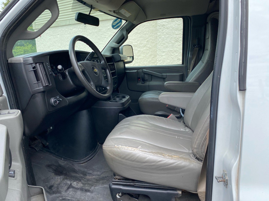 2018 Chevrolet Express Image 9