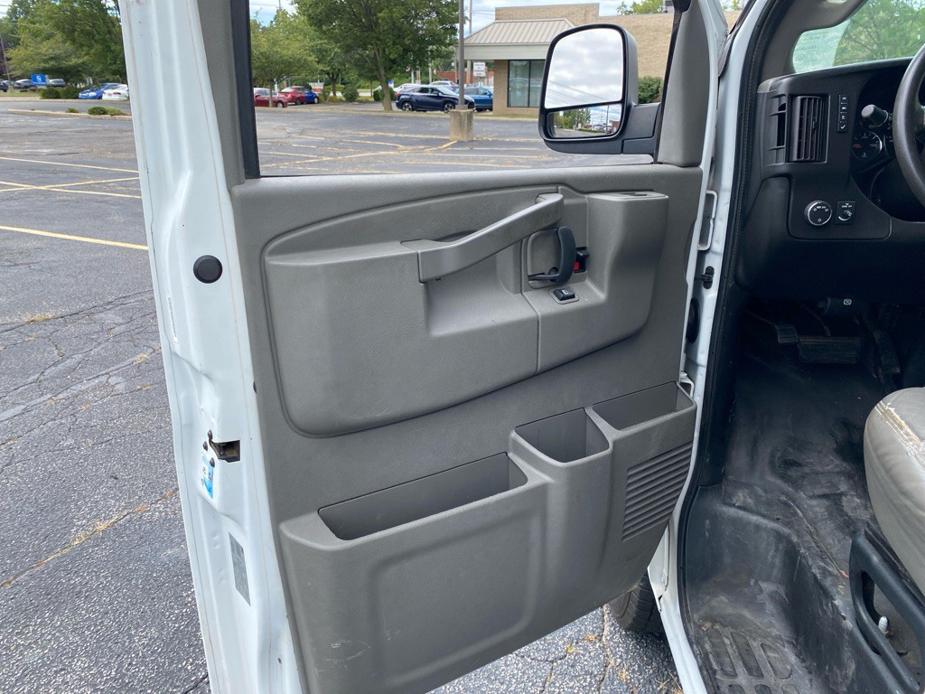 2018 Chevrolet Express Image 10