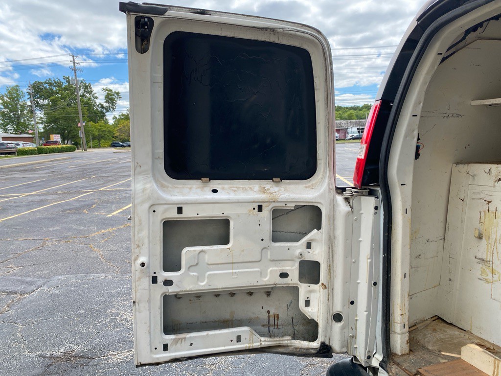 2018 Chevrolet Express Image 16