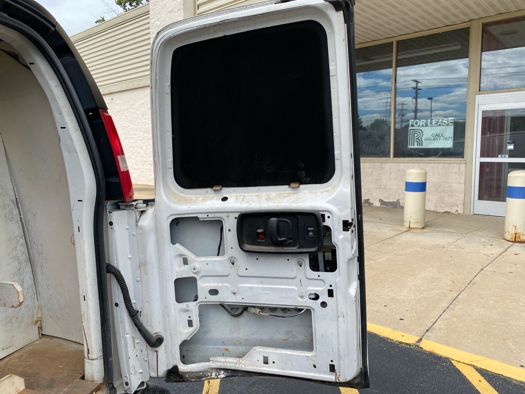 2018 Chevrolet Express Image 17