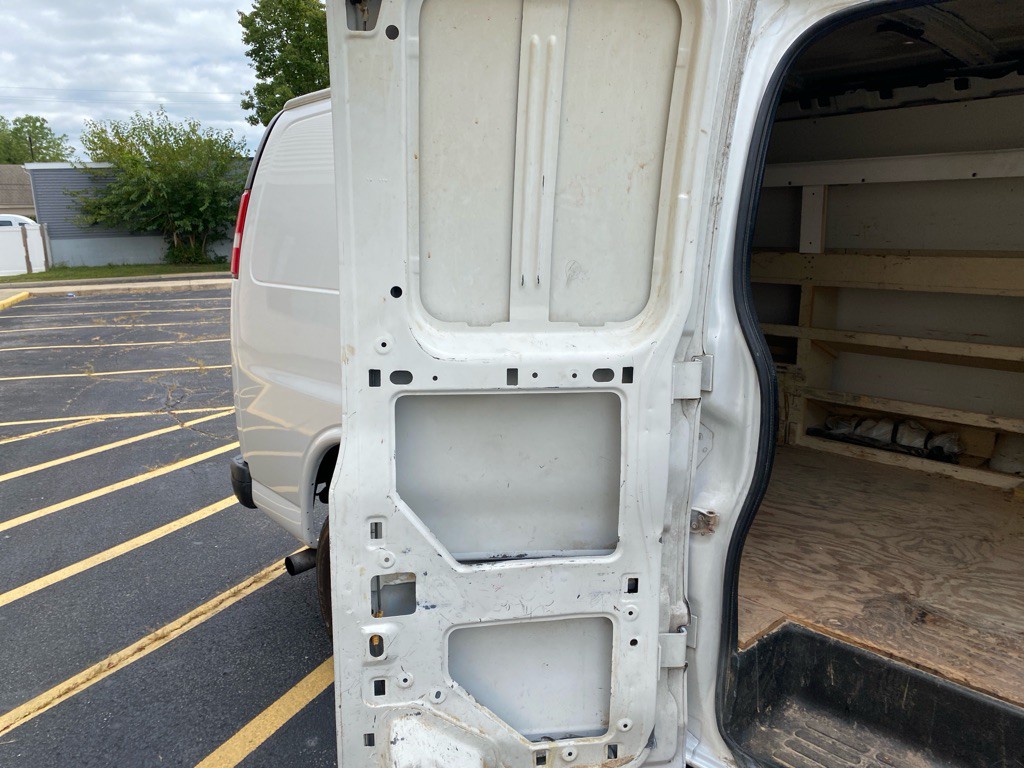 2018 Chevrolet Express Image 19