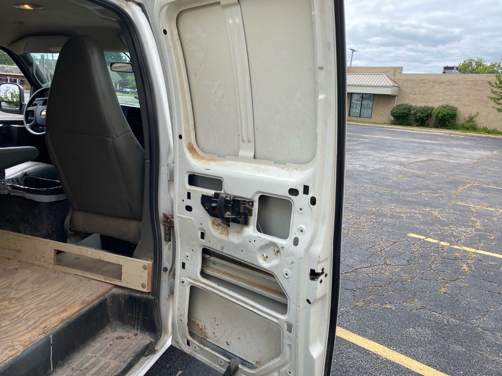 2018 Chevrolet Express Image 20