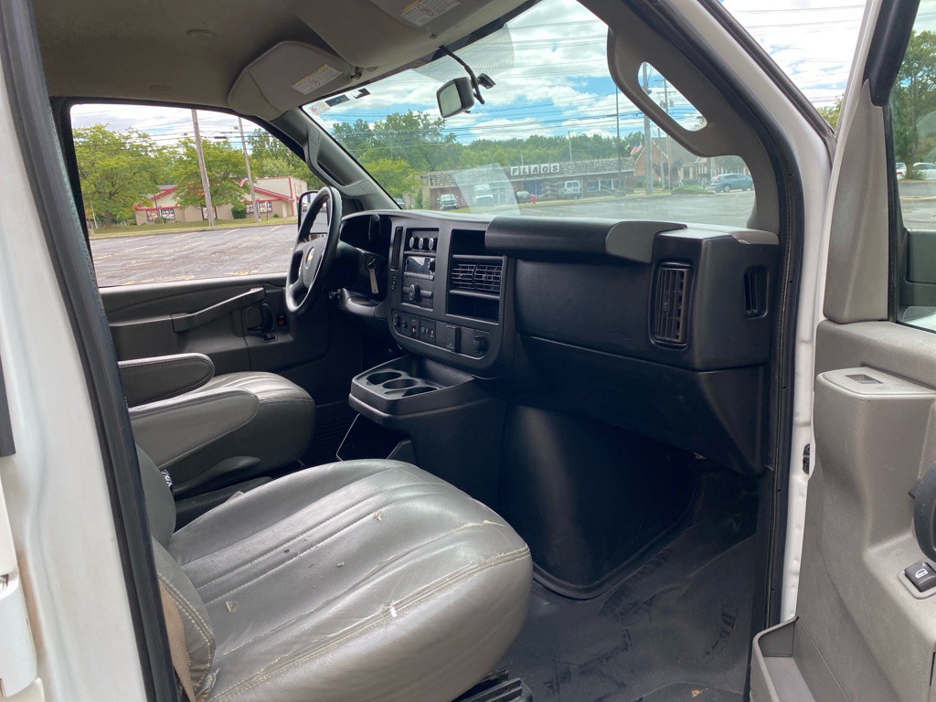 2018 Chevrolet Express Image 21