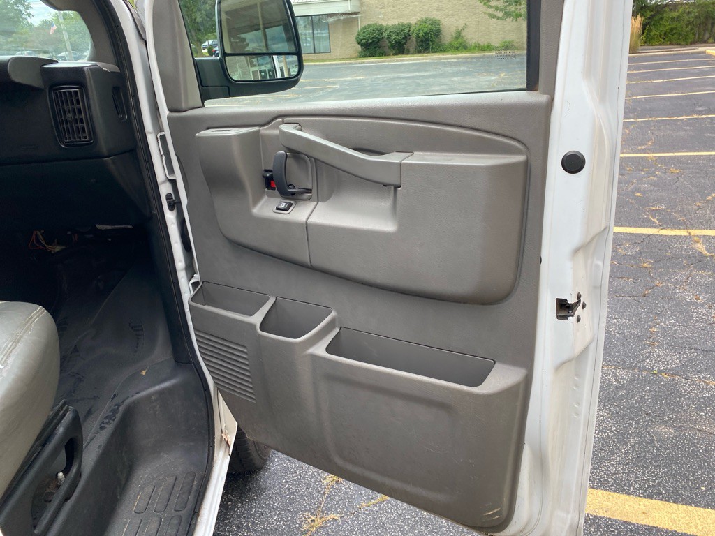 2018 Chevrolet Express Image 22