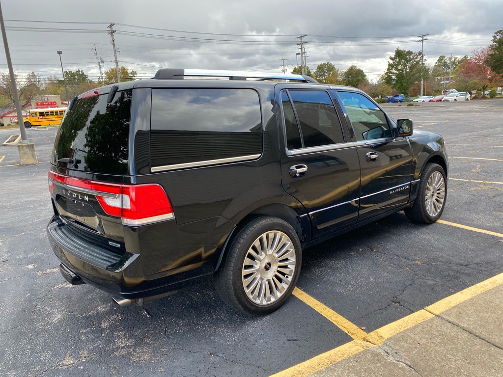2016 Lincoln Navigator Image 5