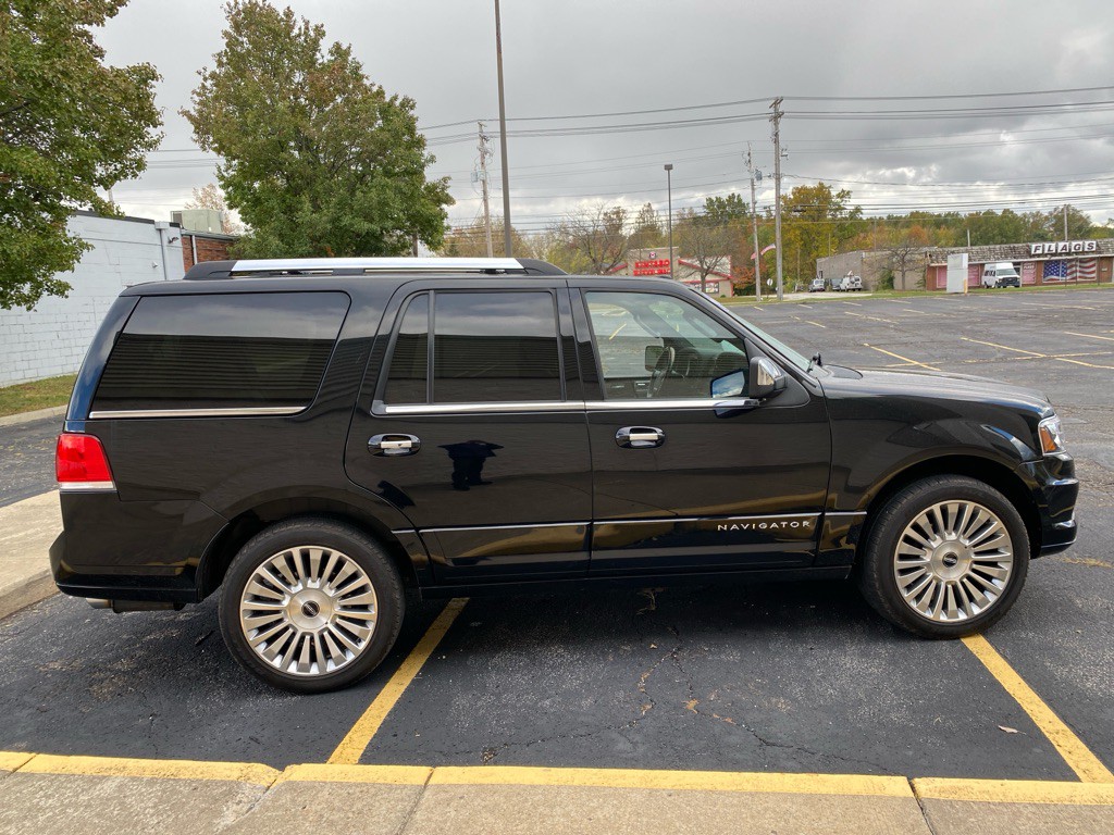 2016 Lincoln Navigator Image 6