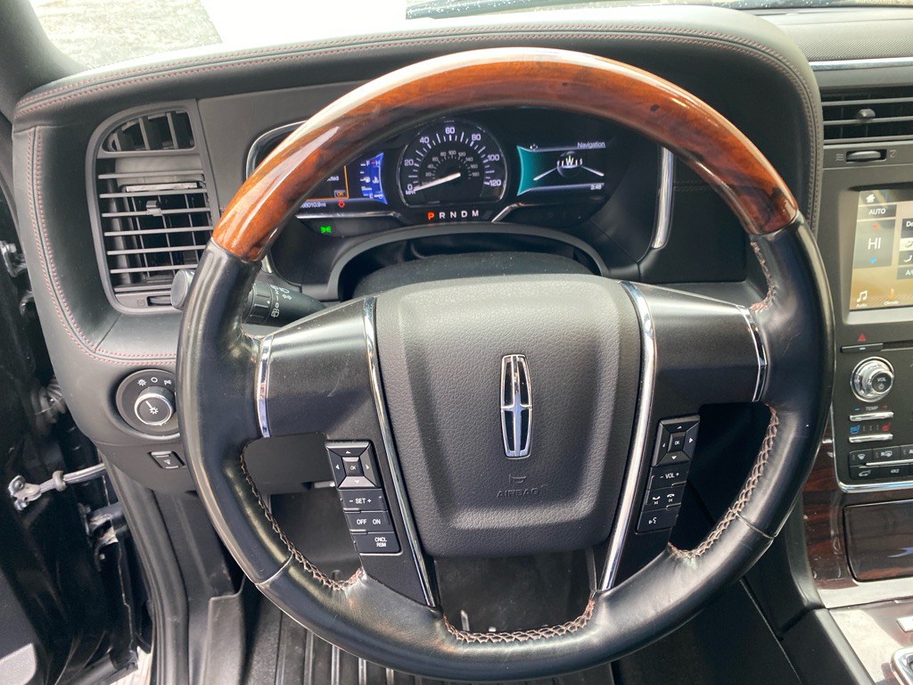 2016 Lincoln Navigator Image 12