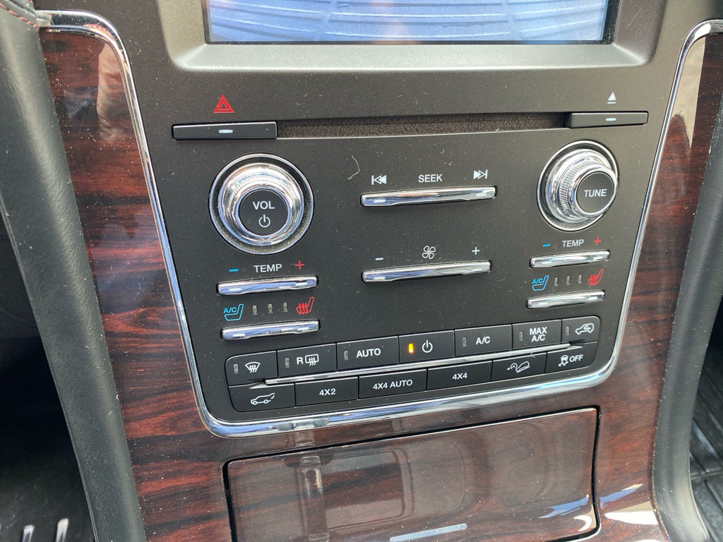 2016 Lincoln Navigator Image 17