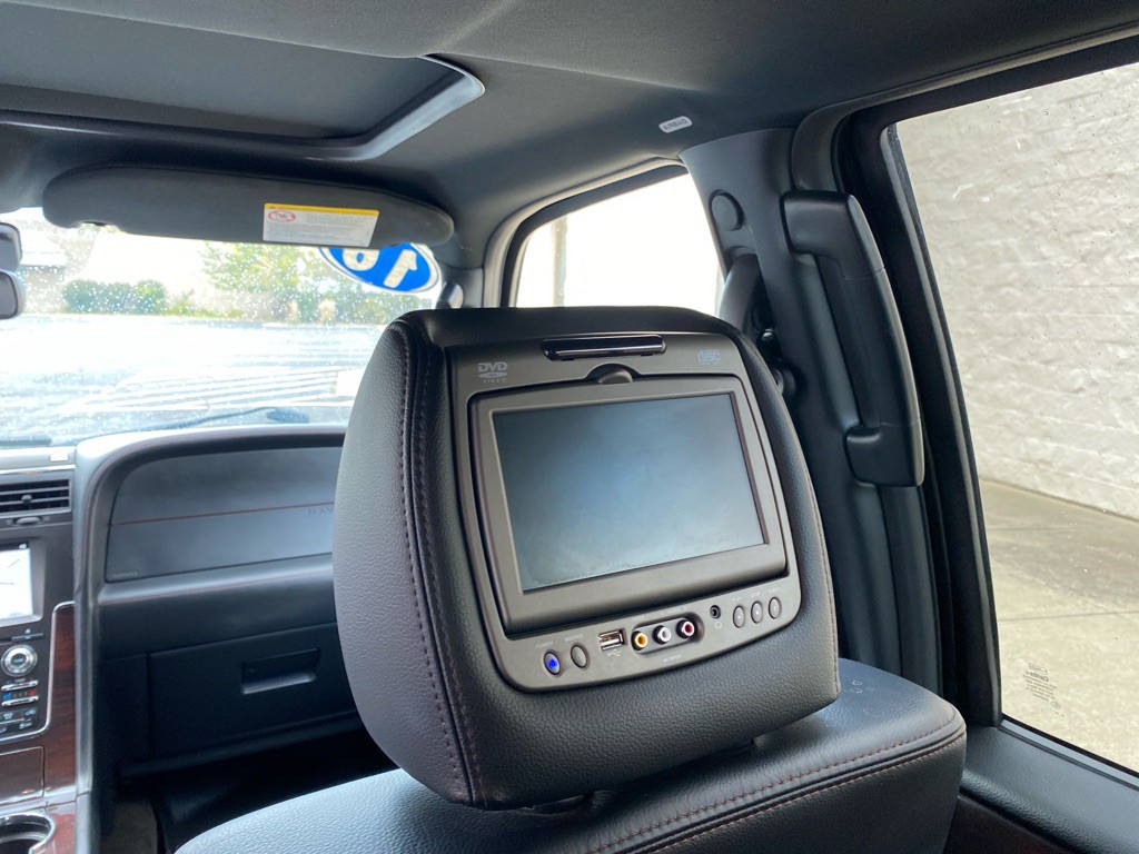2016 Lincoln Navigator Image 20