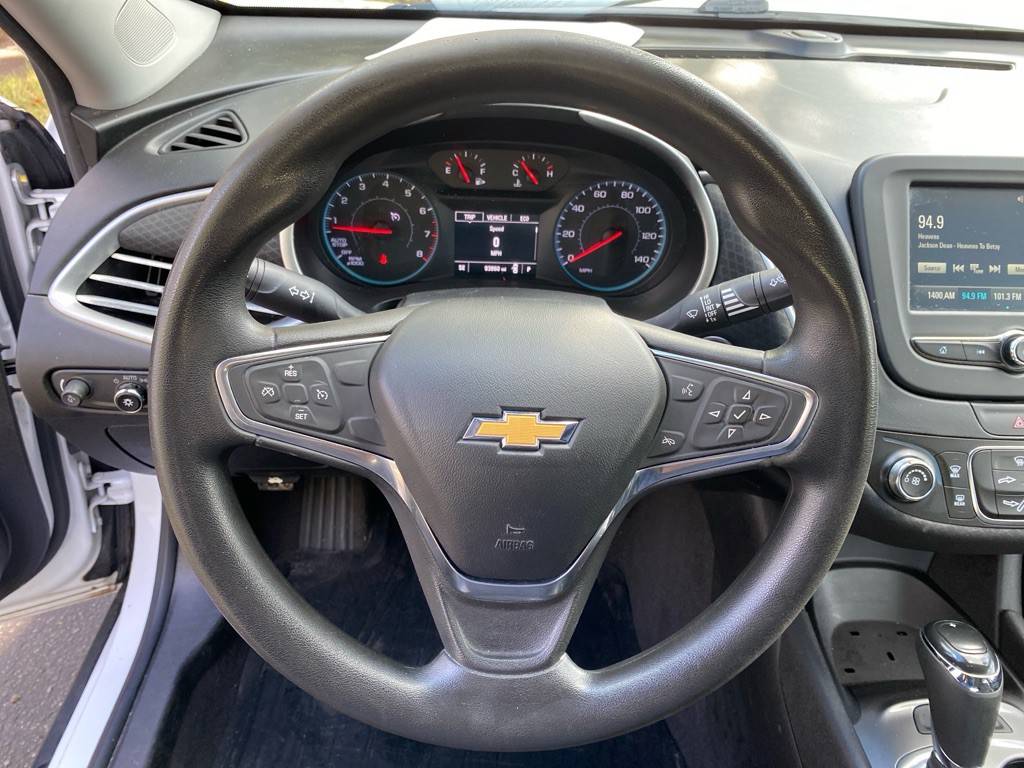 2017 Chevrolet Malibu Image 11