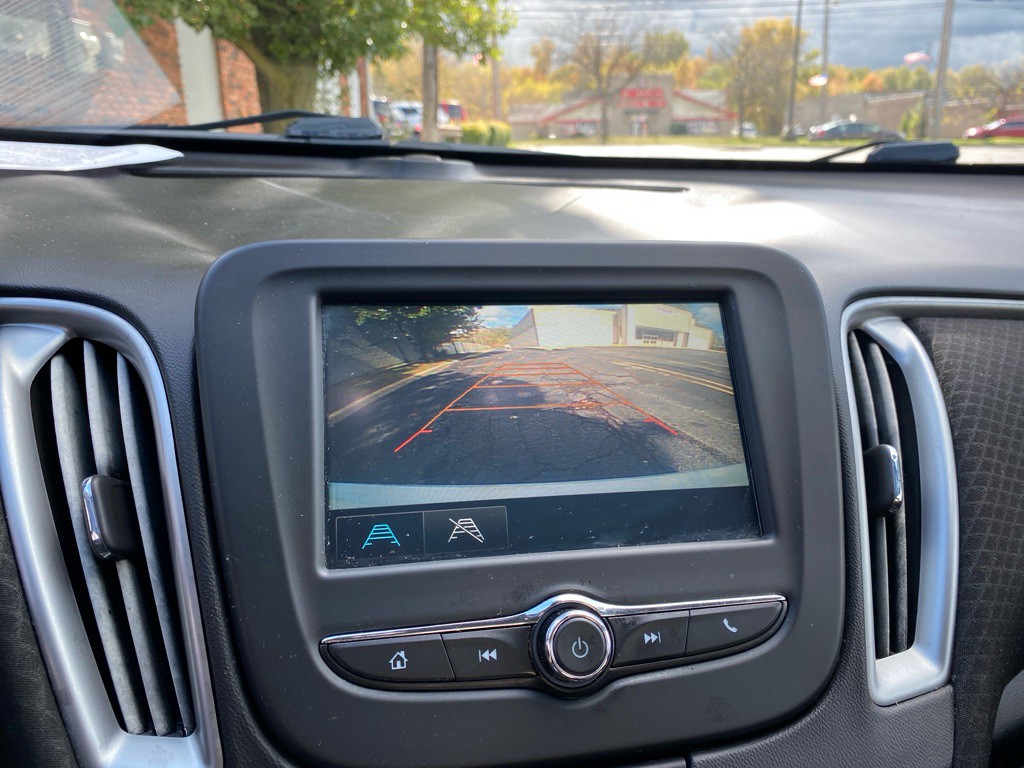 2017 Chevrolet Malibu Image 14