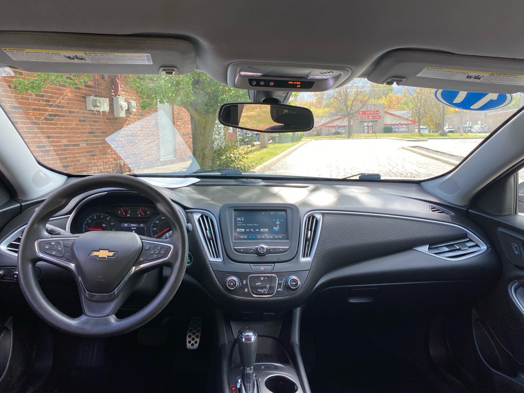 2017 Chevrolet Malibu Image 16