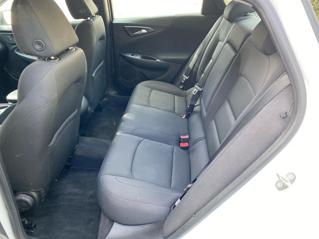 2017 Chevrolet Malibu Image 17