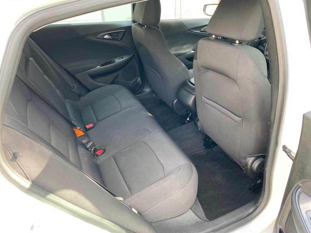 2017 Chevrolet Malibu Image 20