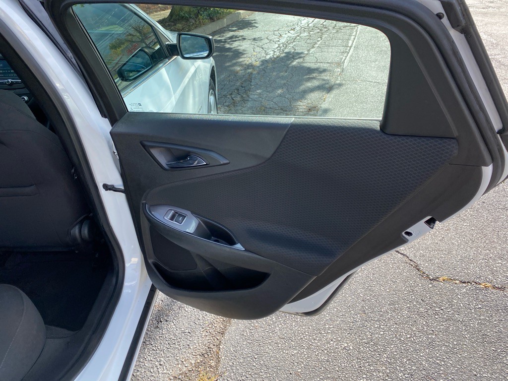 2017 Chevrolet Malibu Image 21