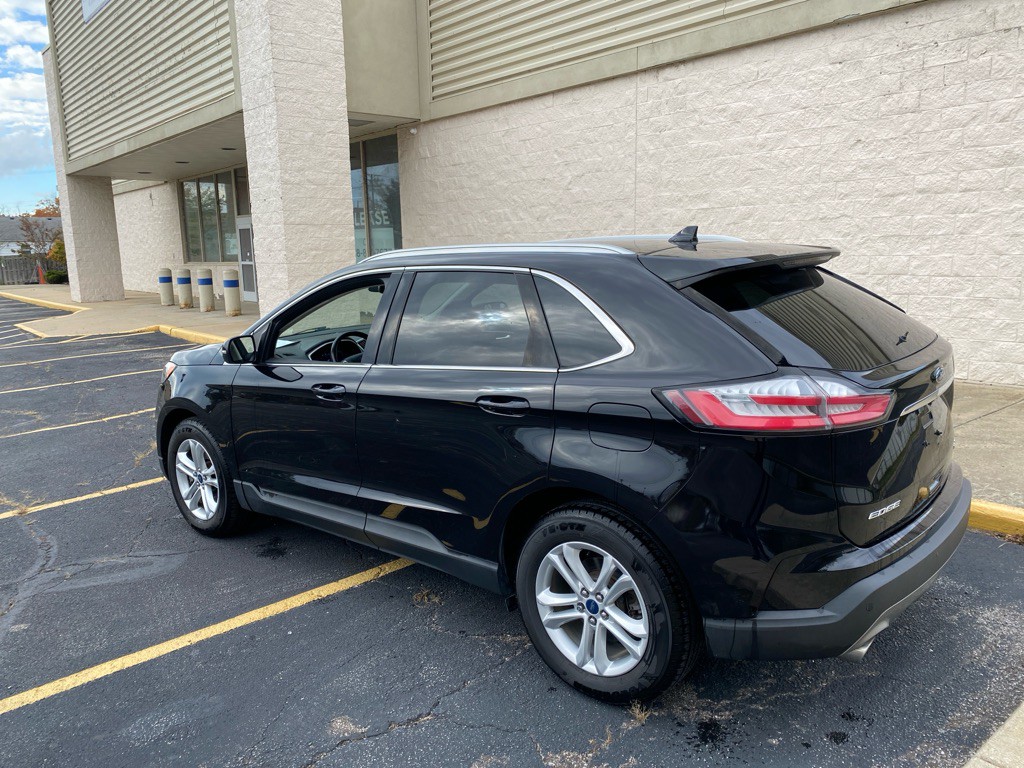 2019 Ford Edge Image 3