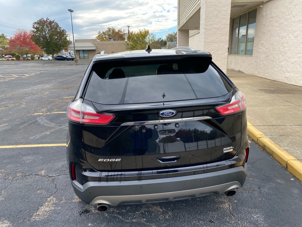 2019 Ford Edge Image 4