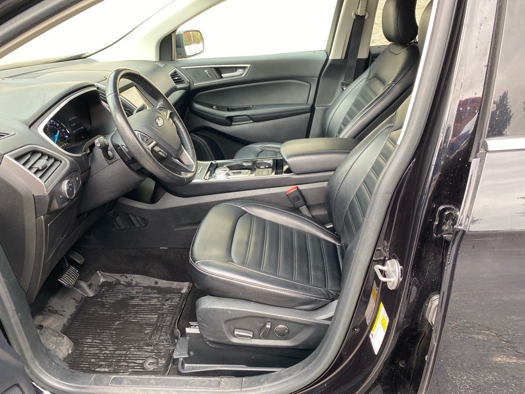 2019 Ford Edge Image 9