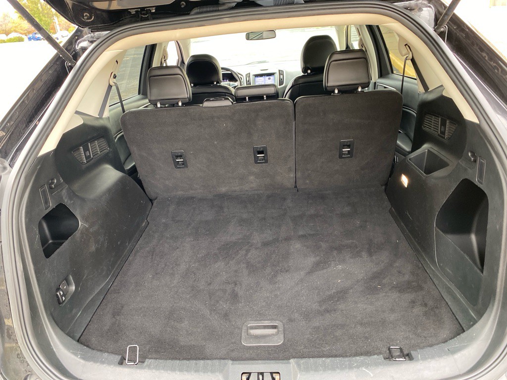 2019 Ford Edge Image 20