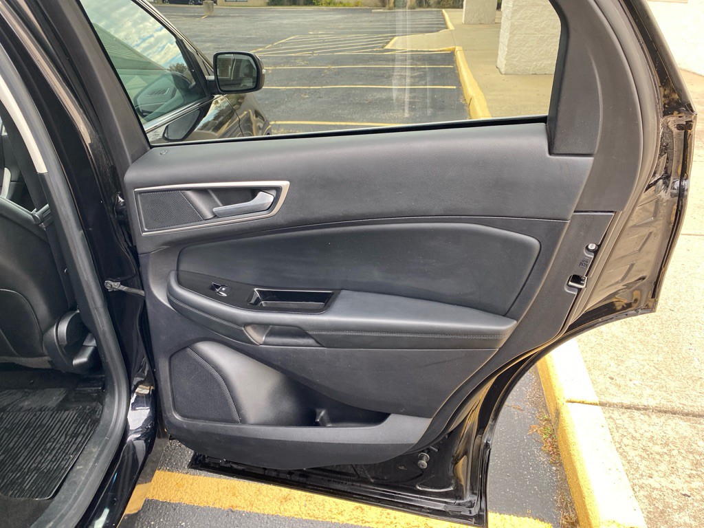 2019 Ford Edge Image 22