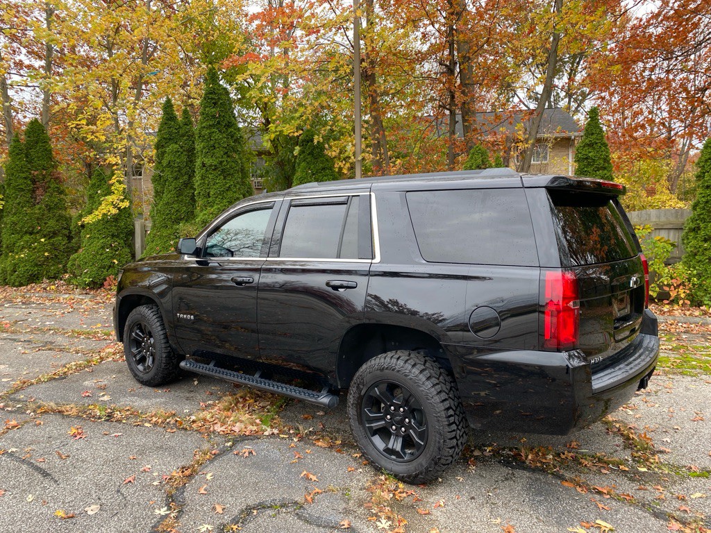 2019 Chevrolet Tahoe Image 3