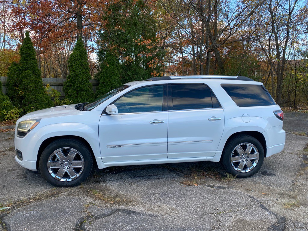 2016 GMC Acadia Image 2