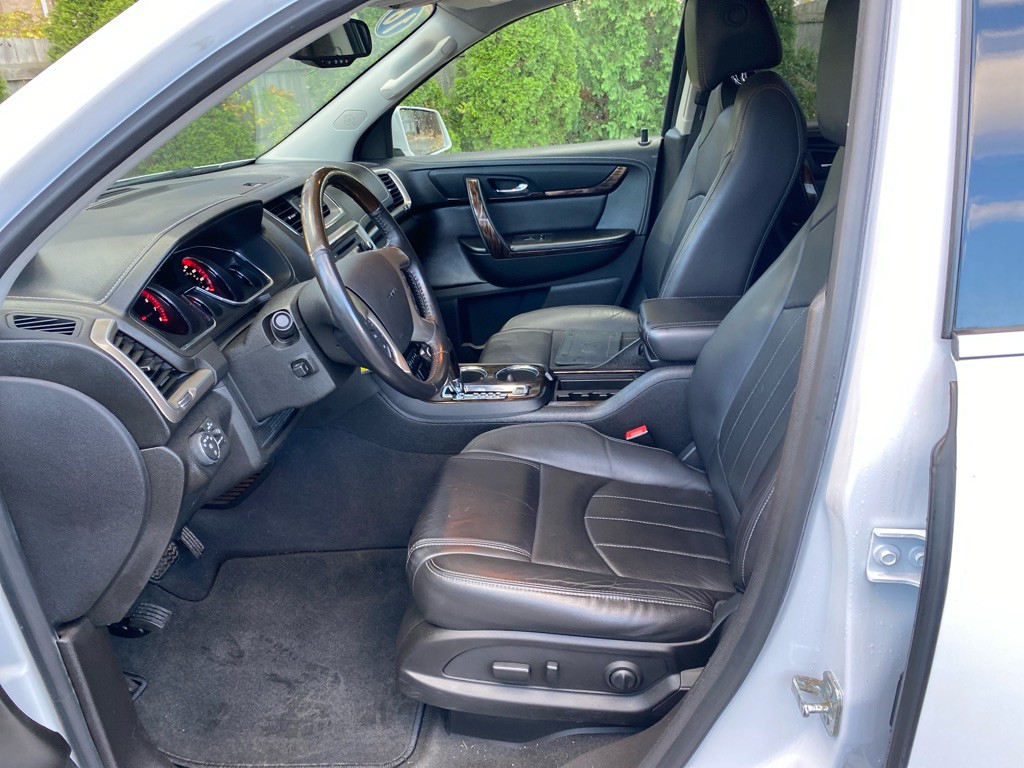 2016 GMC Acadia Image 9