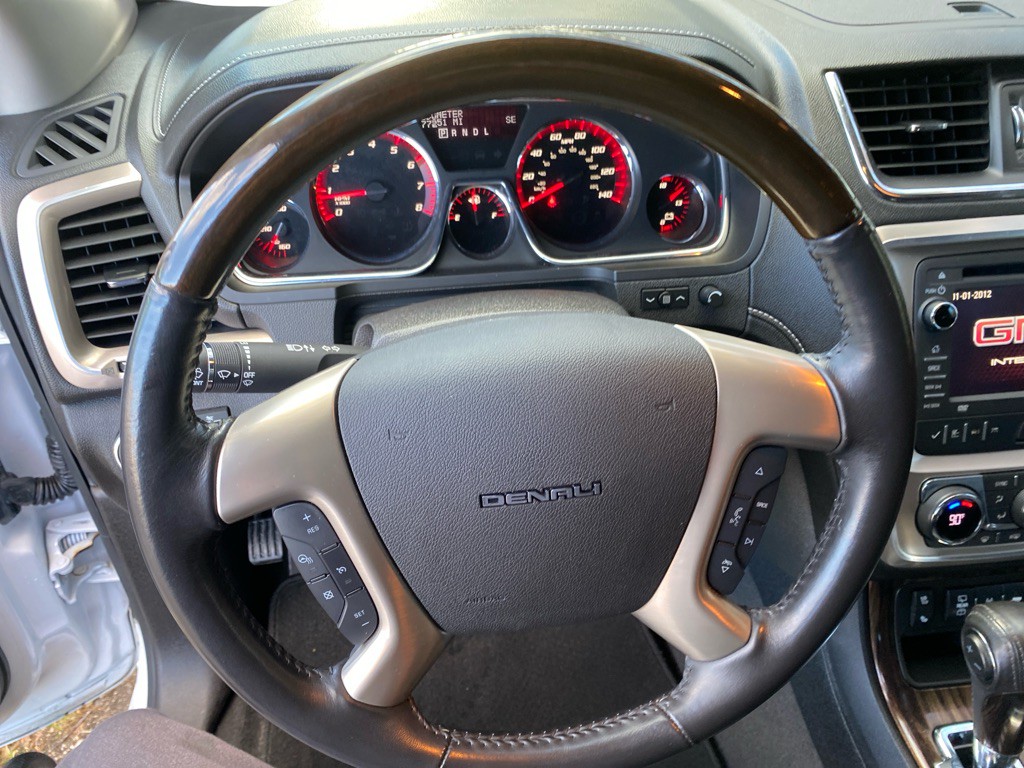 2016 GMC Acadia Image 11