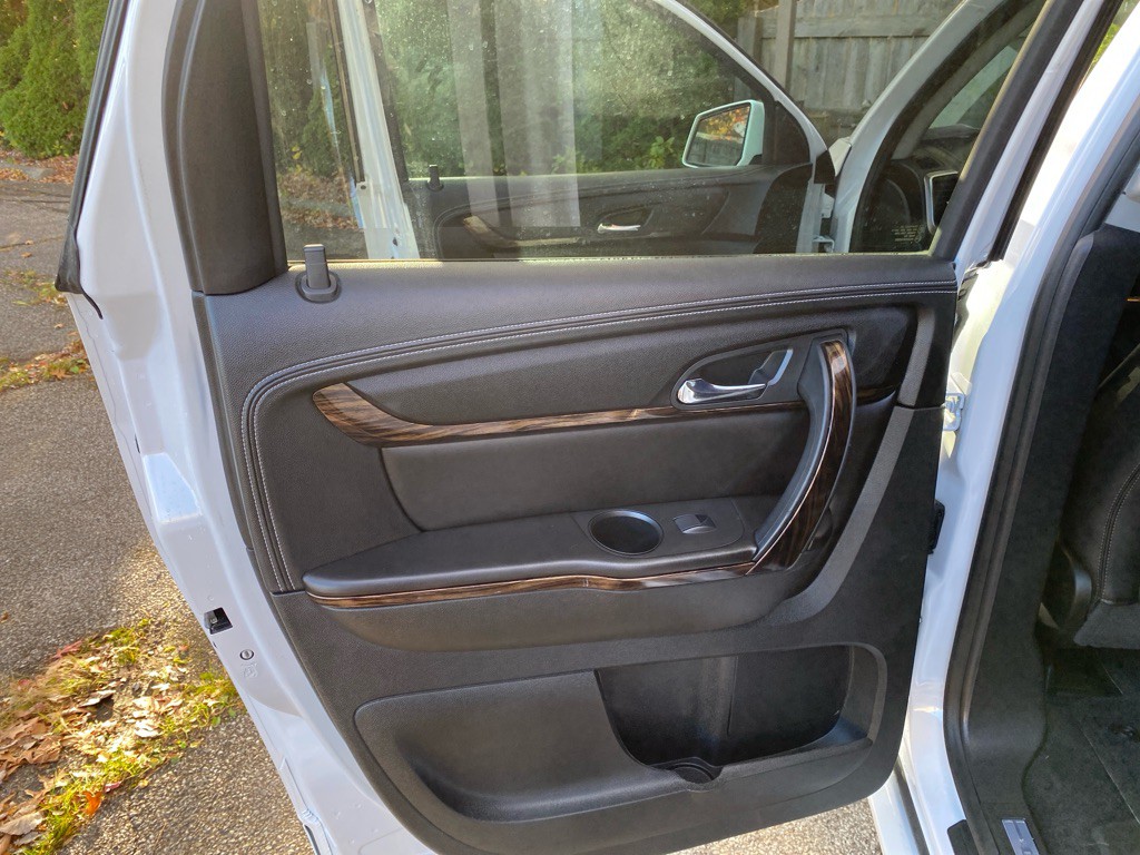 2016 GMC Acadia Image 24