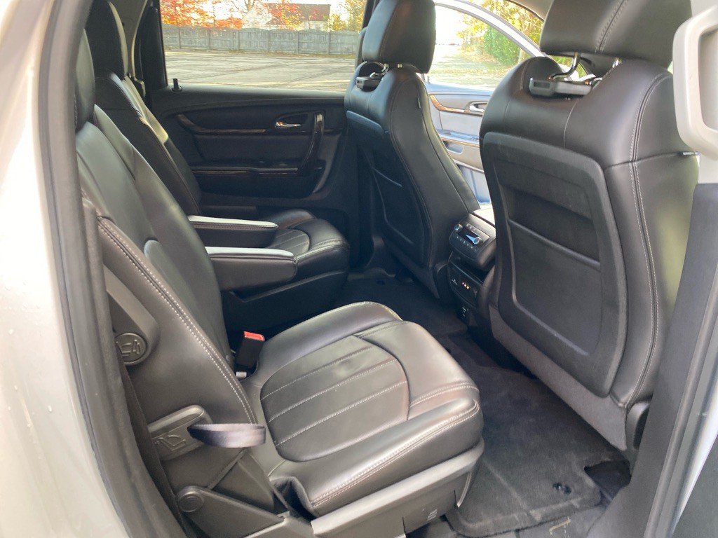 2016 GMC Acadia Image 26