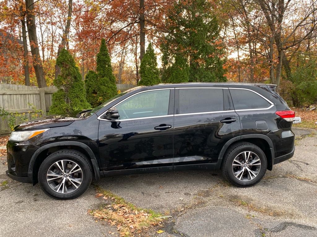 2019 Toyota Highlander Image 2