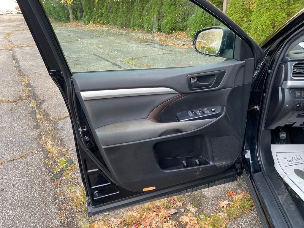 2019 Toyota Highlander Image 10