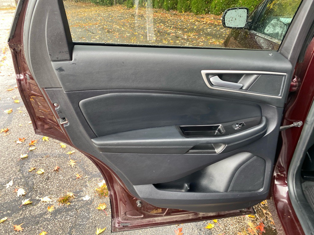 2019 Ford Edge Image 21