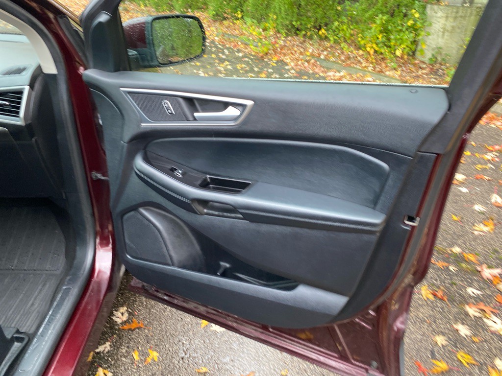 2019 Ford Edge Image 26