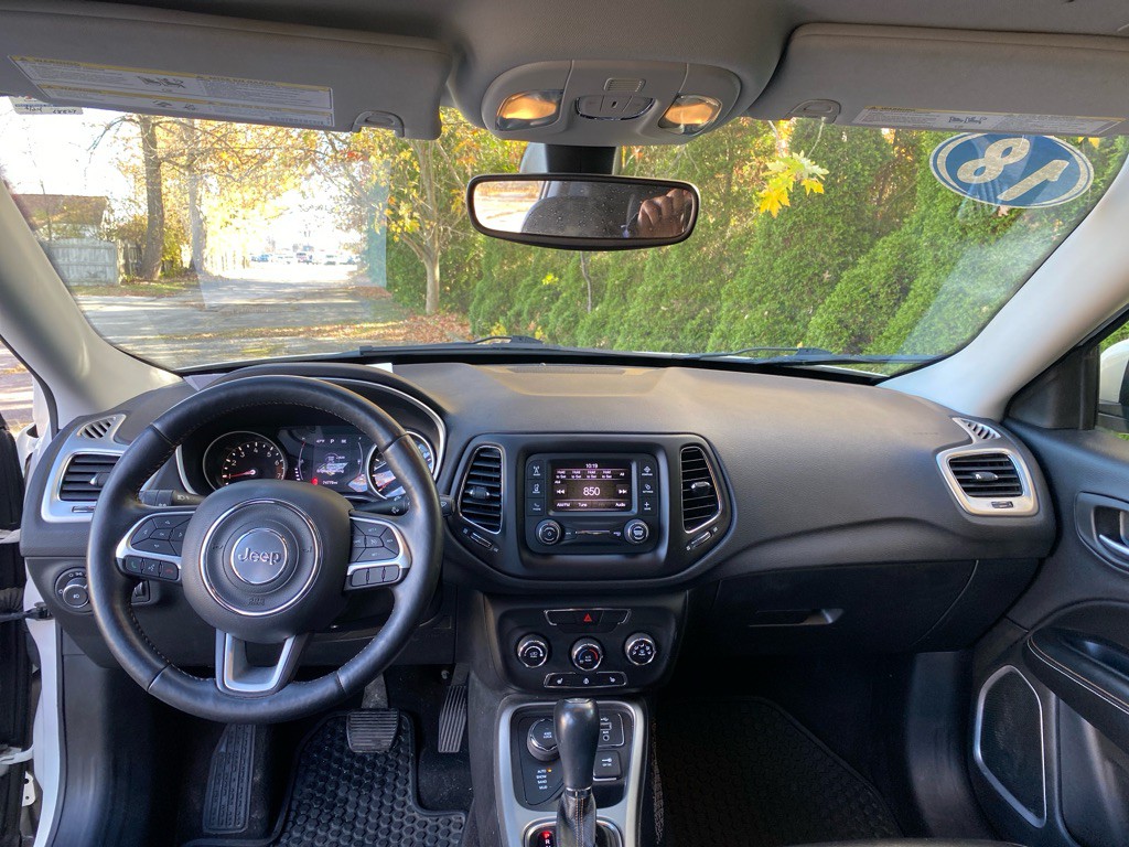 2018 Jeep Compass Image 16