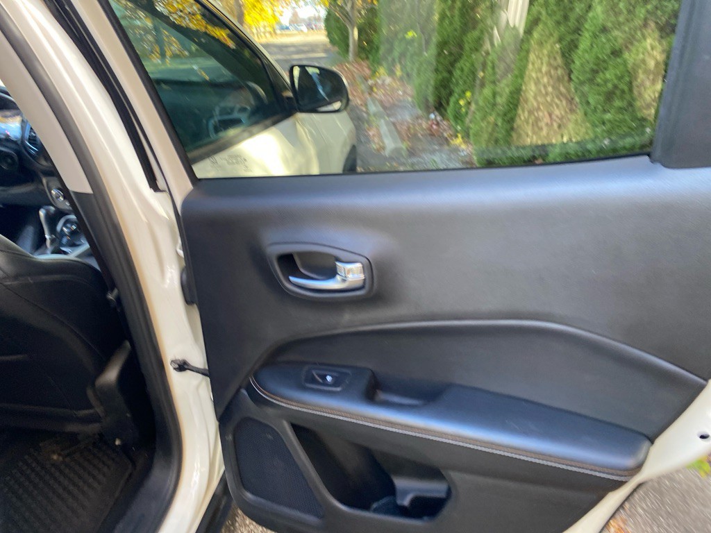 2018 Jeep Compass Image 21