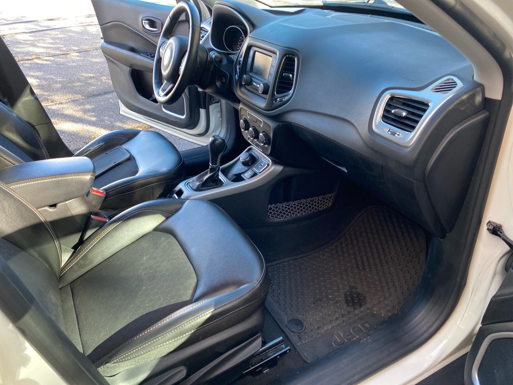 2018 Jeep Compass Image 22