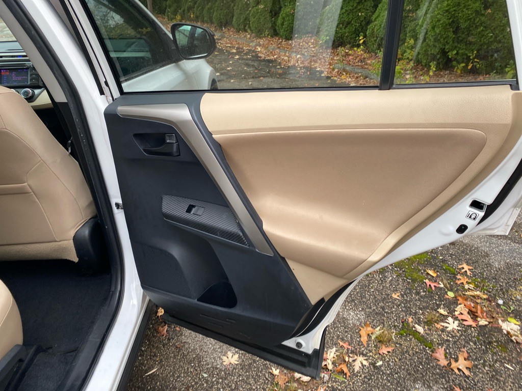 2013 Toyota Rav4 Image 21