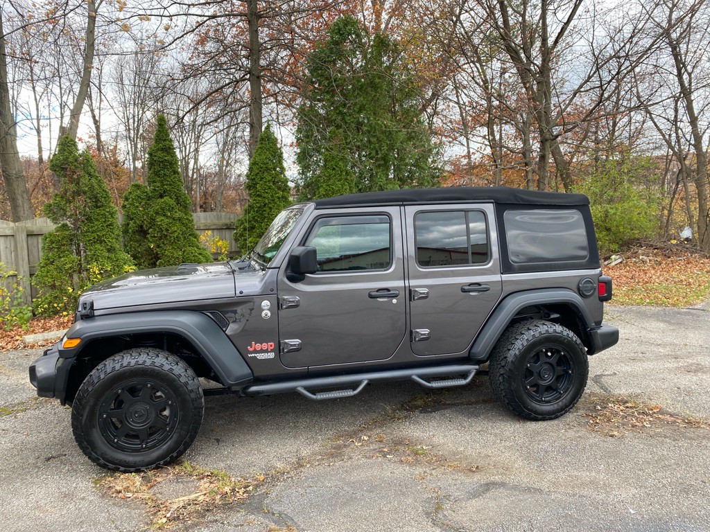2018 Jeep Wrangler Unlimited Image 2