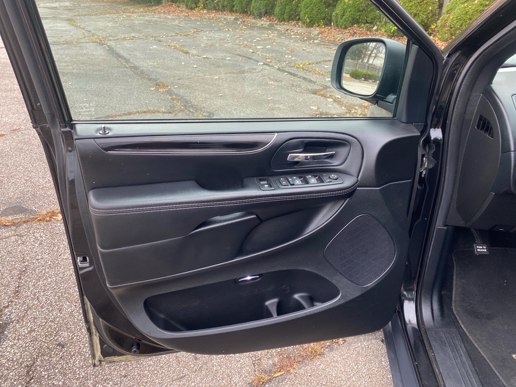 2016 Dodge Grand Caravan Image 10