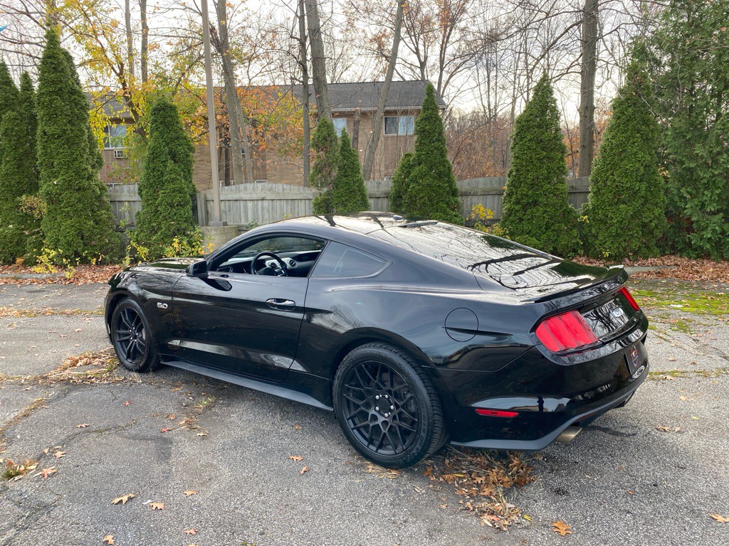 2017 Ford Mustang Image 3