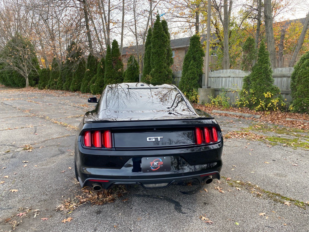 2017 Ford Mustang Image 4