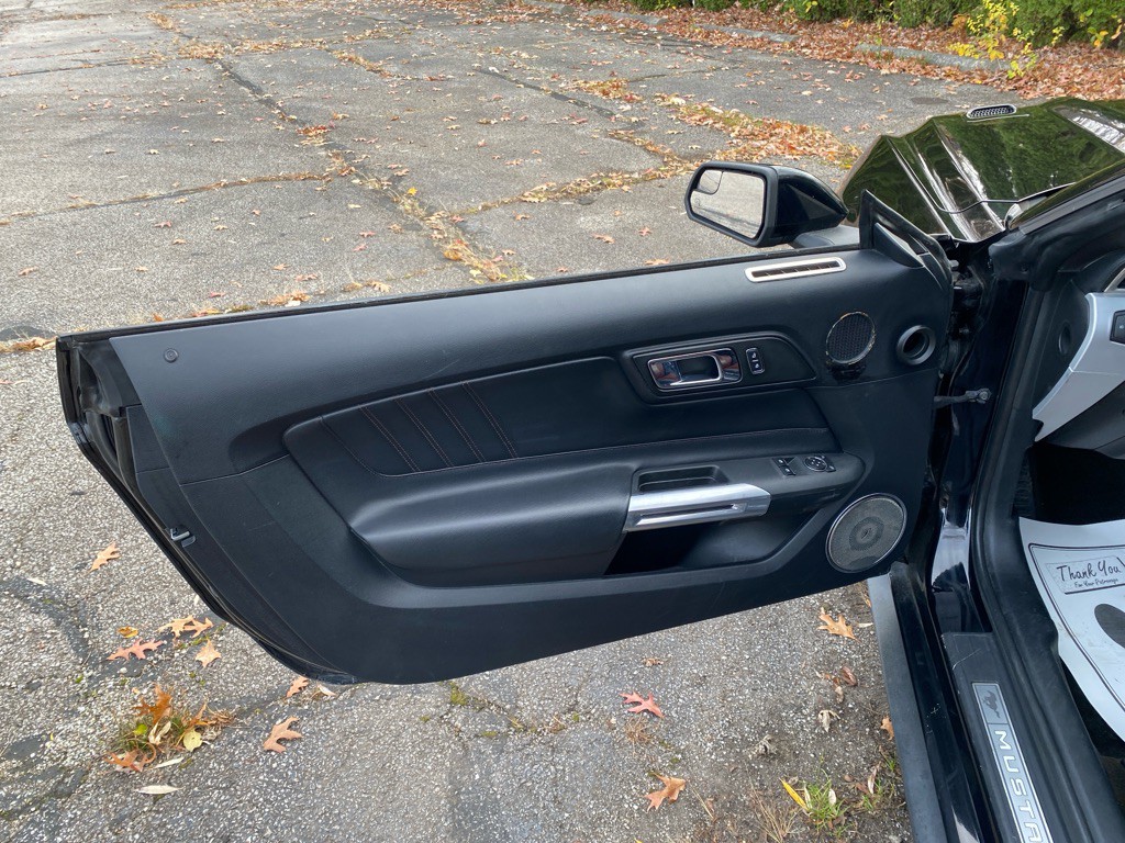 2017 Ford Mustang Image 10