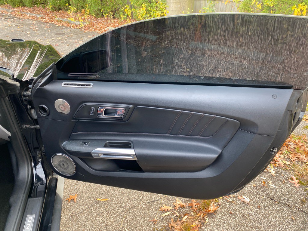 2017 Ford Mustang Image 21