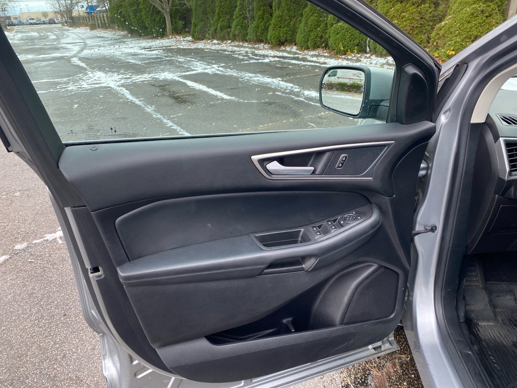 2021 Ford Edge Image 10