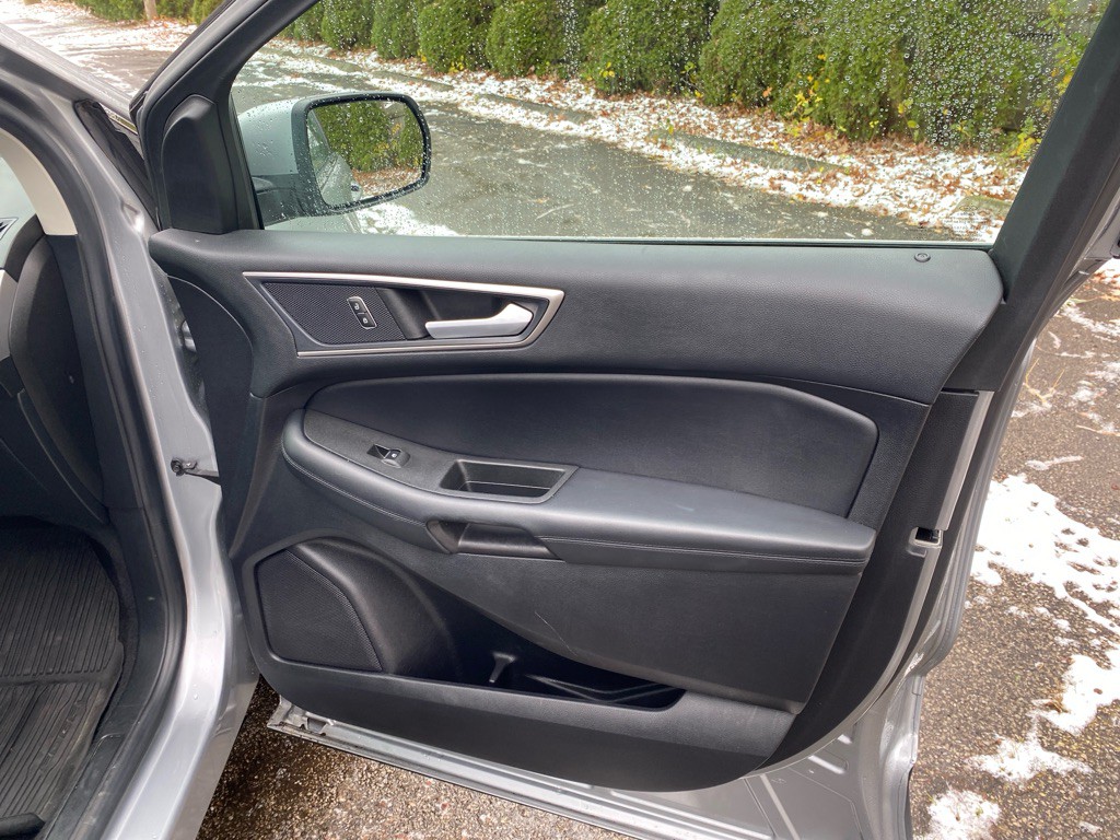 2021 Ford Edge Image 24