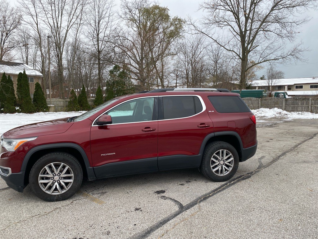 2017 GMC Acadia Image 2