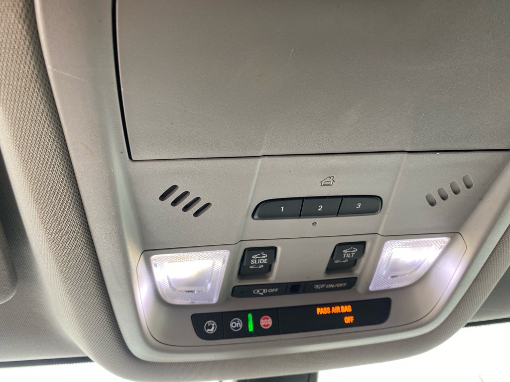 2017 GMC Acadia Image 18